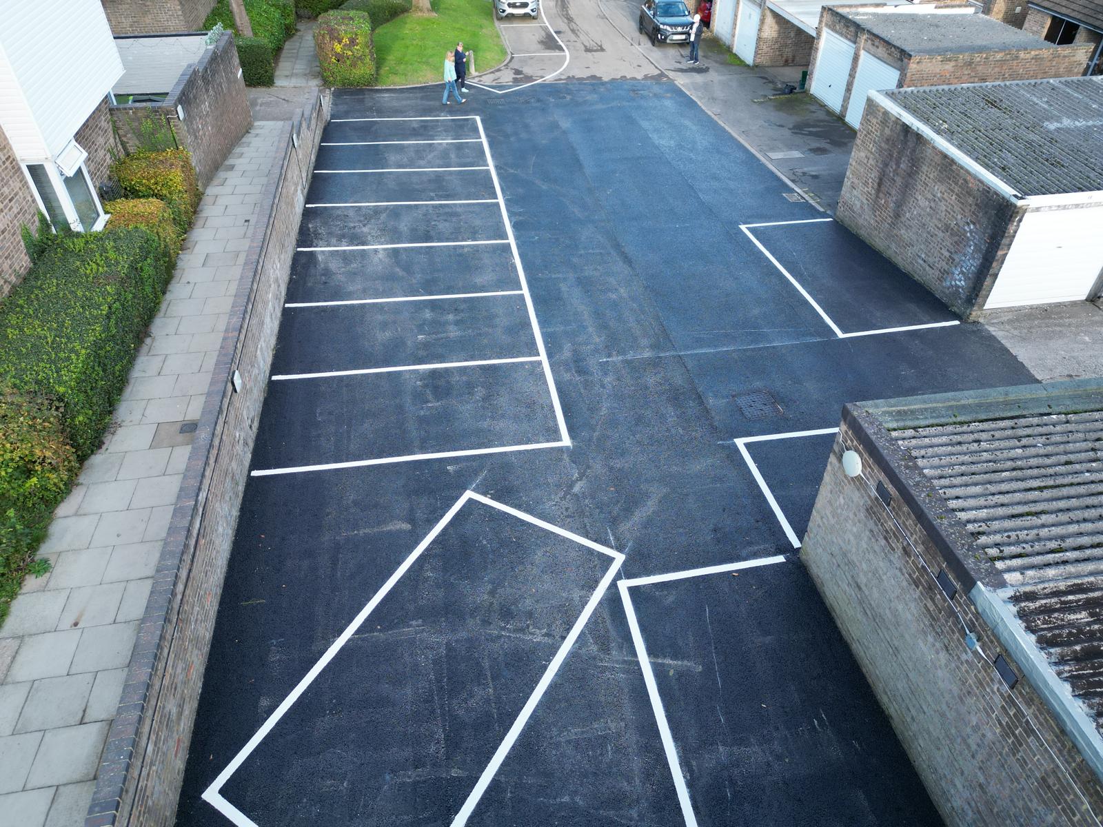 Asphalt surfacing on a commercial access route
